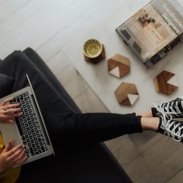 kaboompics_businesswoman-working-at-her-laptop-38185